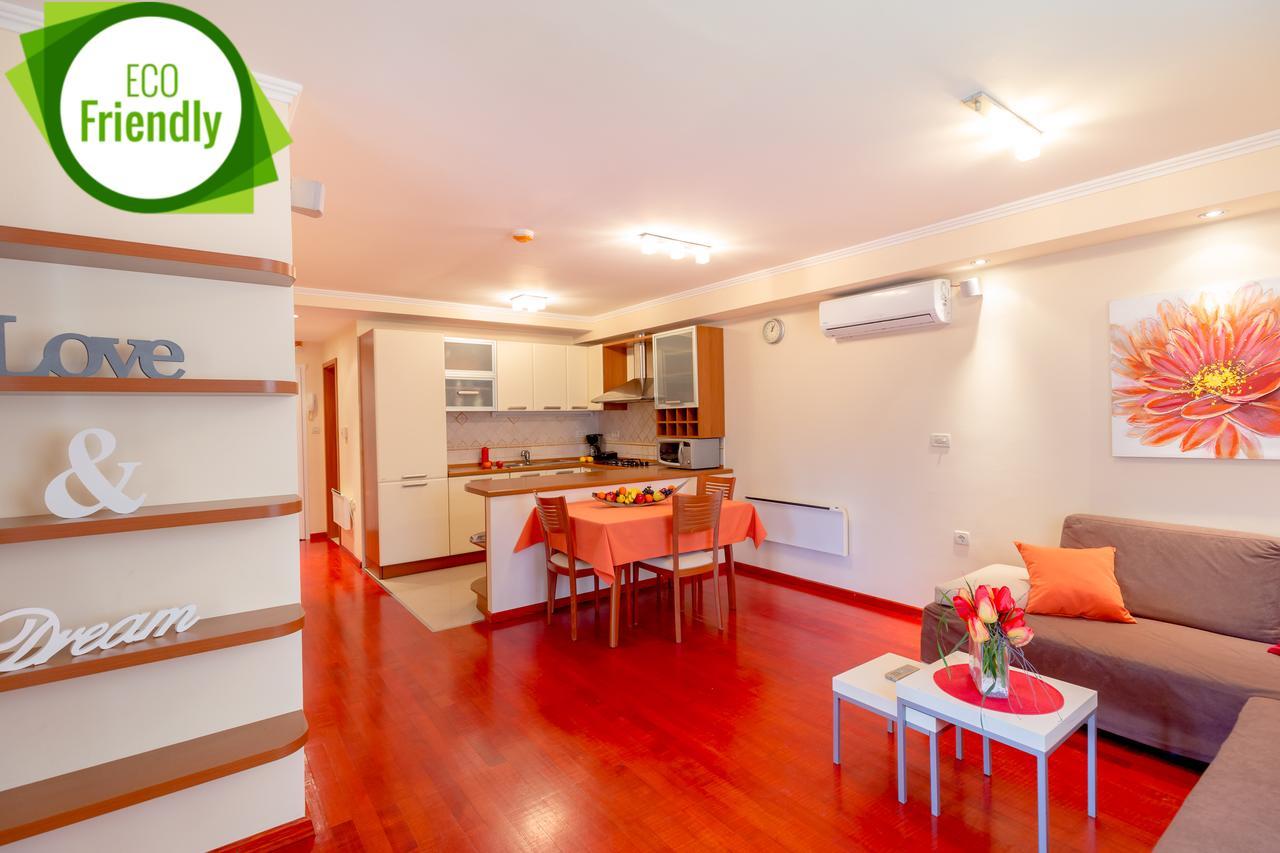 Leona & Borna'S Central Lapad Suites ดูบรอฟนิก ภายนอก รูปภาพ