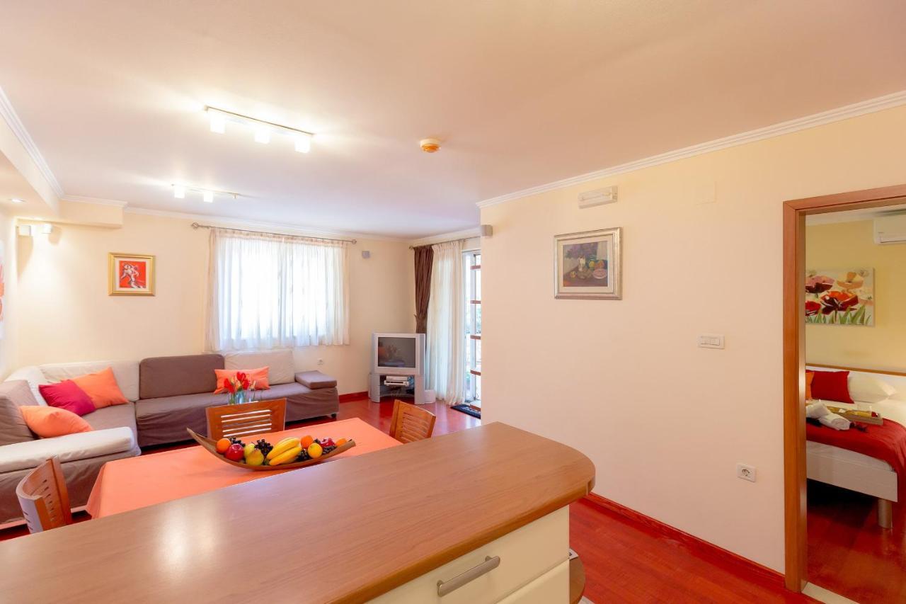 Leona & Borna'S Central Lapad Suites ดูบรอฟนิก ภายนอก รูปภาพ