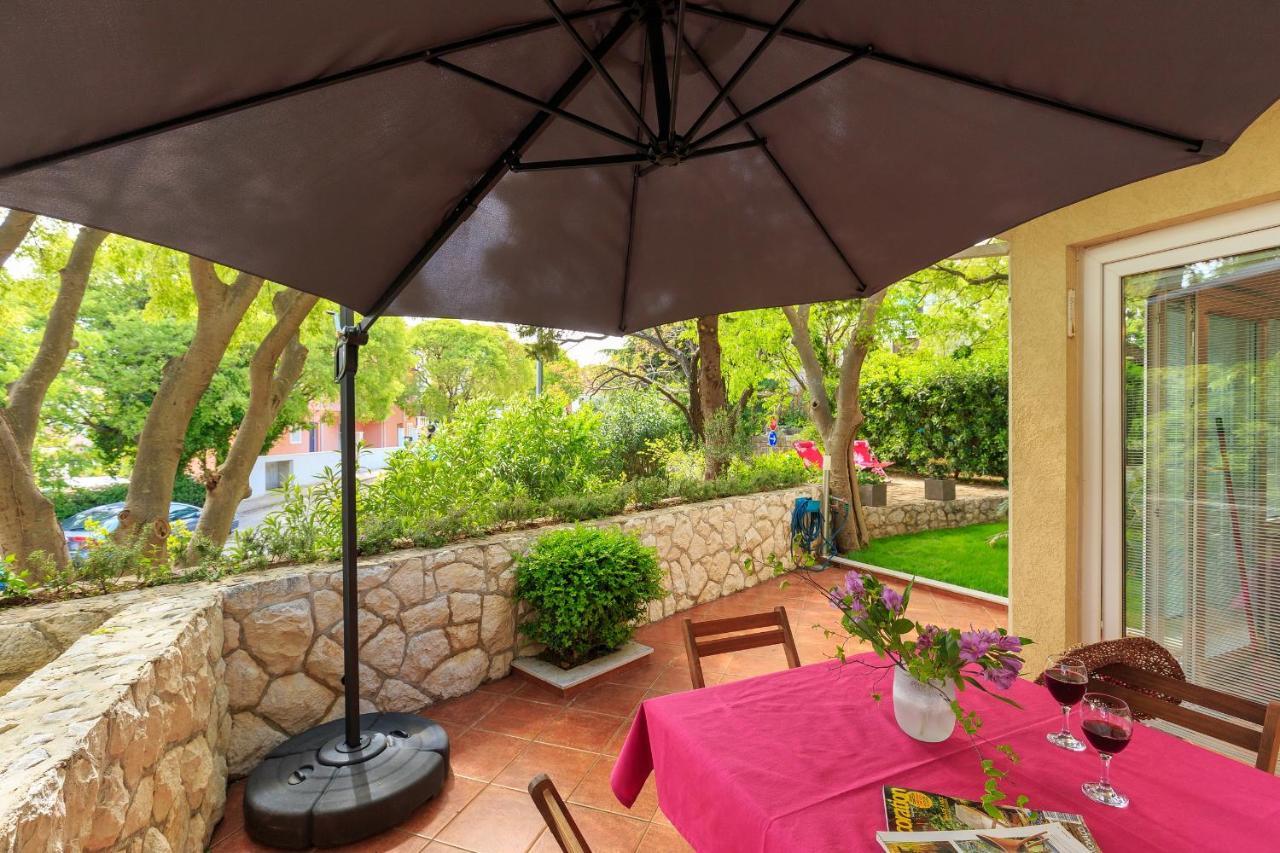 Leona & Borna'S Central Lapad Suites ดูบรอฟนิก ภายนอก รูปภาพ