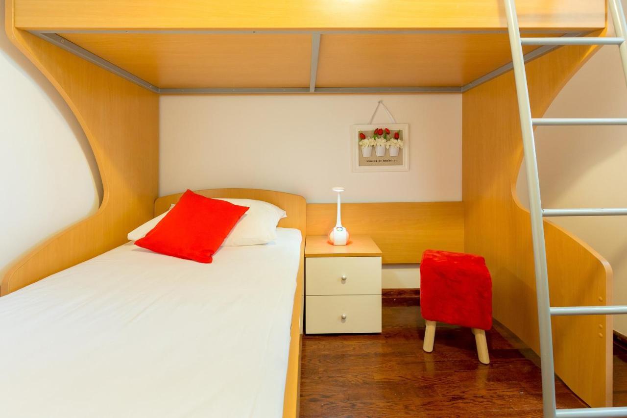 Leona & Borna'S Central Lapad Suites ดูบรอฟนิก ภายนอก รูปภาพ