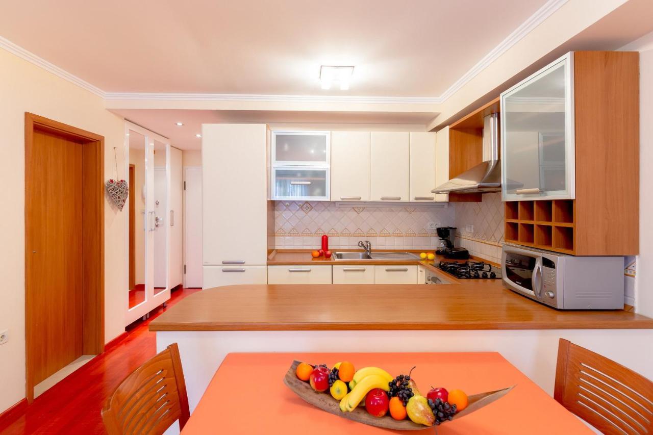 Leona & Borna'S Central Lapad Suites ดูบรอฟนิก ภายนอก รูปภาพ