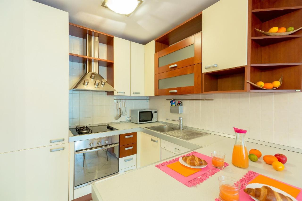Leona & Borna'S Central Lapad Suites ดูบรอฟนิก ภายนอก รูปภาพ