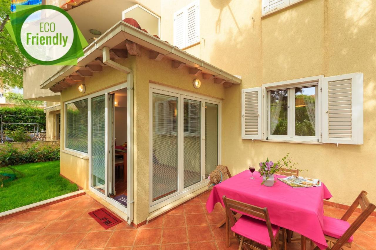 Leona & Borna'S Central Lapad Suites ดูบรอฟนิก ภายนอก รูปภาพ